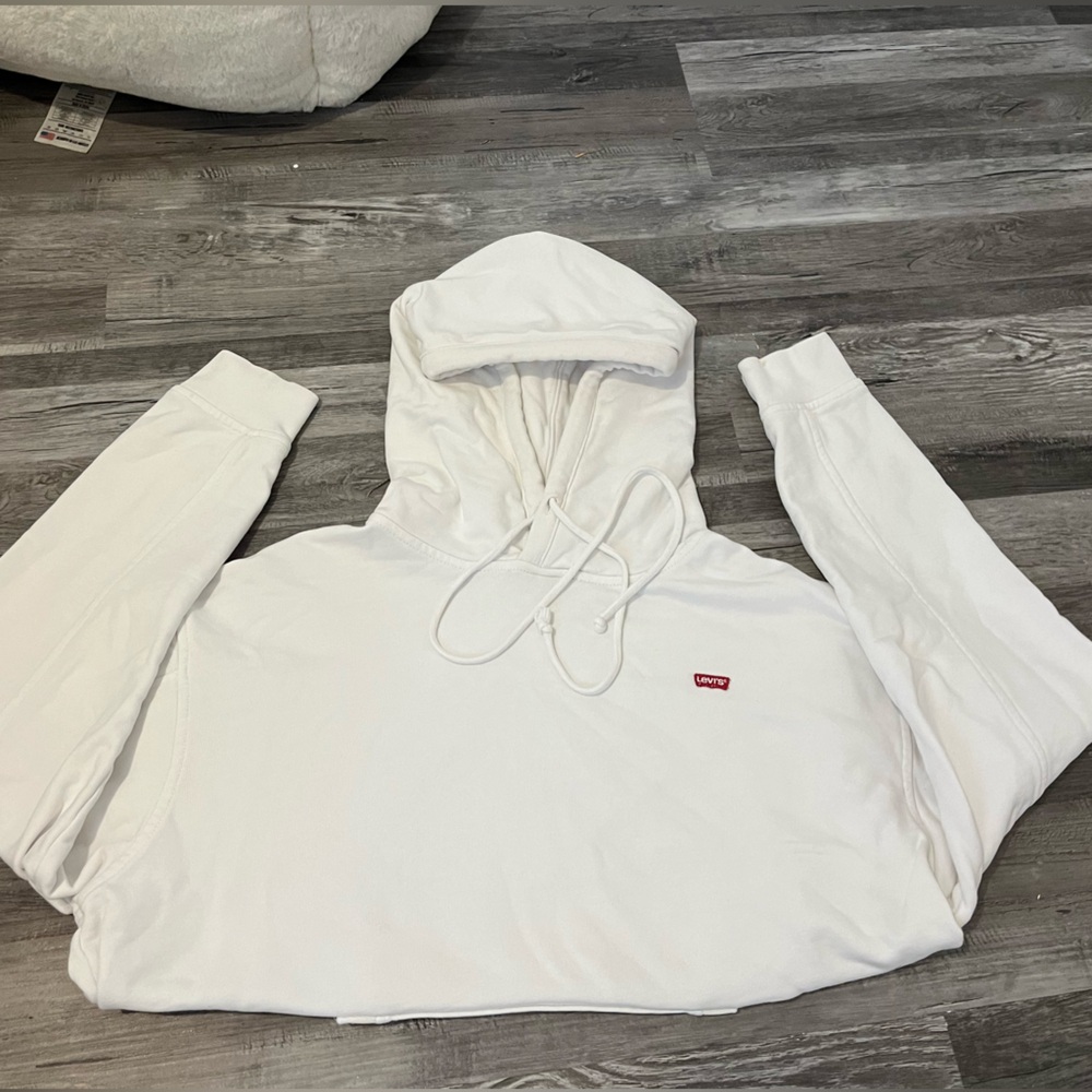 Levi’s white hoodie